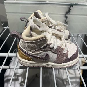 Baby Jordan 1 Mid SE craft